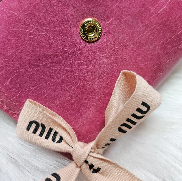 💓SOLD💓 MIU MIU Compact Wallet with Mirror (full inclusion) - Picture 9 of 14